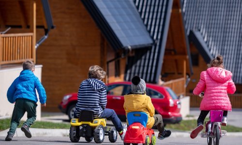 MUP: Status privremene zaštite raseljenima iz Ukrajine produžen do 4. ožujka 2024.