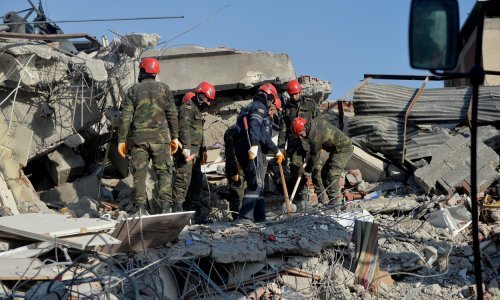 Spasioci izvukli sedam preživjelih iz ruševina 205 sati nakon potresa