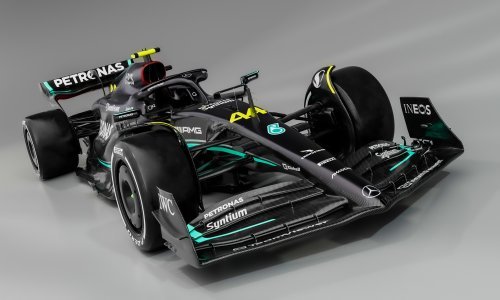 [FOTO] Mercedes predstavio bolid za novu sezonu; ovo je 'crna zvijer' s kojom će se Lewis Hamilton boriti protiv Red Bulla i Ferrarija