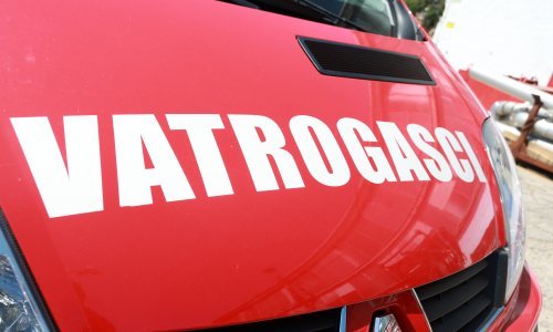 Muškarac spaljivao otpad pa izazvao golemi požar na Murteru, angažiran je i kanader