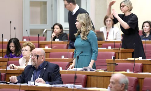 Zakon o obnovi nije baš impresionirao oporbu: 'Ne očekujete da vam plješćemo!'