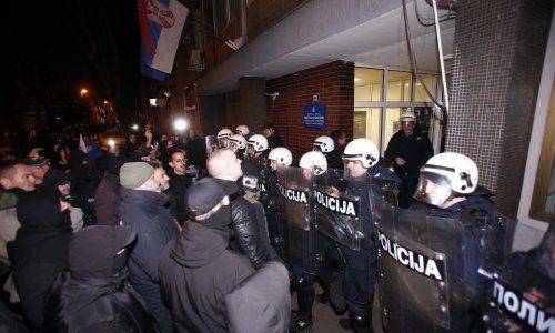 Srbija: Pet ultranacionalista uhićeno zbog poziva na nasilno rušenje poretka