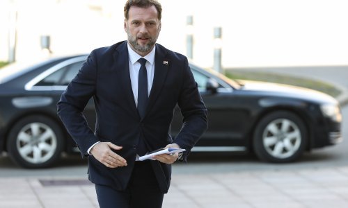 Ministar Banožić provjeravao može li kupiti stan preko APN-a