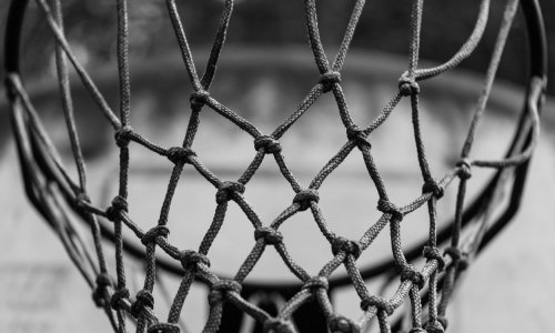 Velika tragedija: U Rijeci preminuo 16-godišnji košarkaš koji se srušio za vrijeme utakmice, sjedio je na klupi...