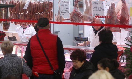 Zašto su s liste namirnica sa zamrznutim cijenama izbačeni svinjska lopatica i vratina?