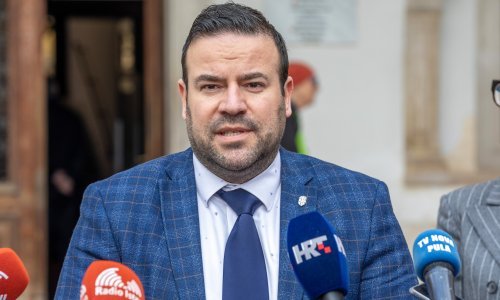 Pulski gradonačelnik protiv turbofolka: Zabranio održavanje odavno rasprodanog koncerta