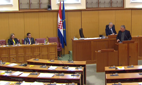 Plenković napustio sabornicu, rasprava do dugo u noć: 'Ostavio vas je ovdje kao Loleka i Boleka'