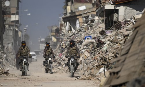 U Turskoj motociklima i kvadovima dostavljaju hranu i lijekove, no treba im još motociklističke opreme. Evo kako možete pomoći