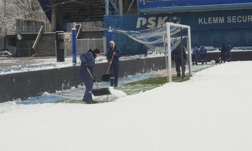 [FOTO] Zaposlenici i navijači Dinama i Osijeka spašavali stvar kako bi se odigrale današnje utakmice