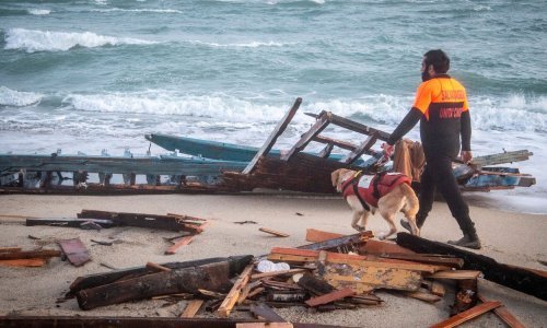 Brodolom migranata u Italiji: Strahuje se da je više od 100 poginulih, Sredozemlje postaje golema masovna grobnica