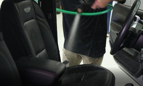 [FOTO/VIDEO] Vaš je terenac nakon terenske vožnje prljav iznutra? Nema problema, Jeep osmislio rješenje