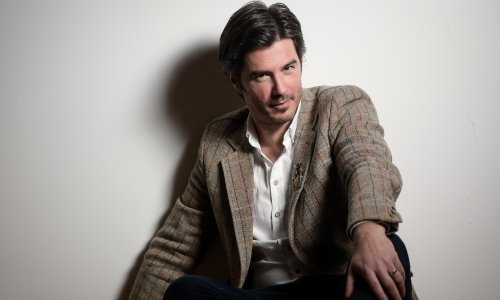 Stiže novi roman Marka Gregura, priča prati neshvaćenog umjetnika u zbjegu na otok Prvić