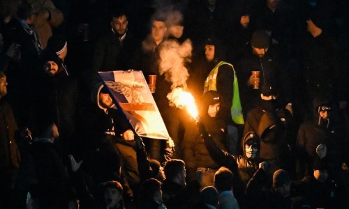'Navijači' Lazija divljali u Napulju; bocama su gađali autobus s igračima Napolija, bacali pirotehniku po tribinama...