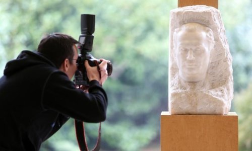 Titova bista još na Pantovčaku jer 'nije prioritet predsjednici'