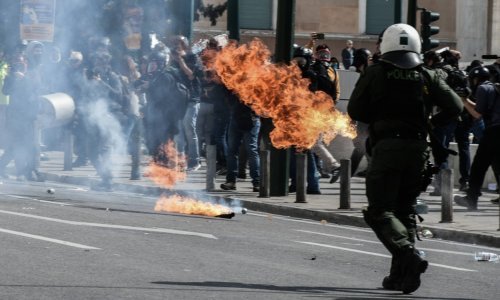 Grčke ulice gore: Hoće li strašna željeznička nesreća srušiti Micotakisovu vladu?