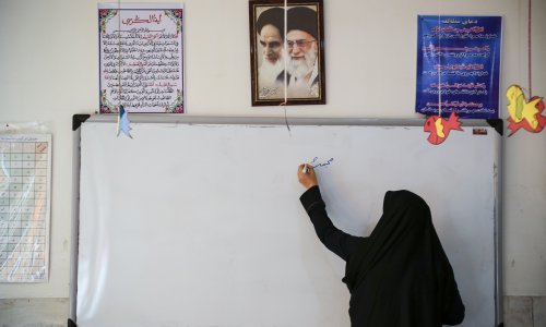 Iran ne posustaje: Studentice bez hidžaba ne smiju na nastavu
