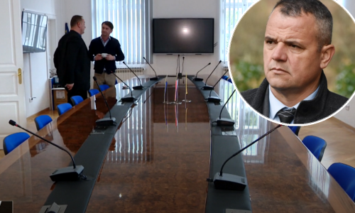Gradonačelnik platio stol 22.500 eura: 'Služit će generacijama, nije ni skup'