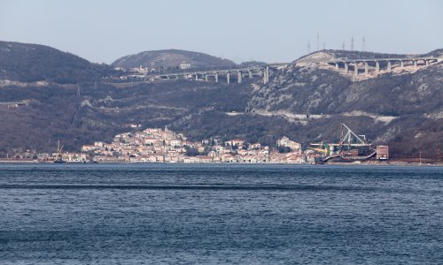 Odgovorne osobe riječke lučke tvrtke prijavljene zbog onečišćenja u Bakarskom zaljevu