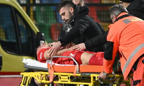 [VIDEO/FOTO] Pogledajte tešku ozljedu napadača Gorice; na nosilima je iznesen s terena