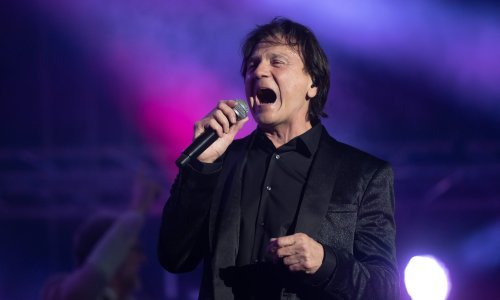 Ruže, sreća na licima i pjevanje u glas: Ovako je izgledala atmosfera na koncertu Zdravka Čolića u Zadru