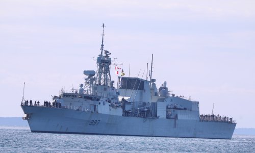 [FOTO] Kanadska ratna mornarica uplovila u Split, stiže američki razarač te turska, grčka i nizozemska fregata