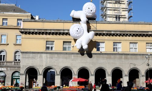 [FOTO] Zagreb se priprema za Festival svjetla, pogledajte neobičnu instalaciju na Dolcu