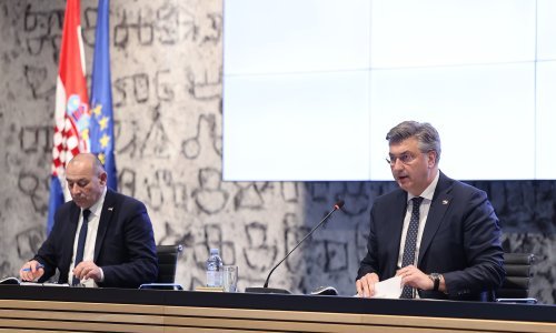 [FOTO] Plenković predstavio novi paket pomoći: Struja i plin i dalje ograničeni, dva proizvoda ispala s liste zaštićenih cijena