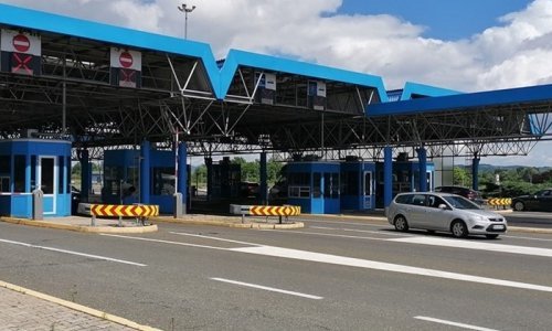 Muškarac pokušao ući u Hrvatsku kamionom s prikolicom u kojoj je među paletama sakrio 30 osoba