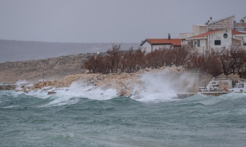 Stiže nagla promjena vremena; upaljen crveni i narančasti alarm, evo gdje će najjače puhati