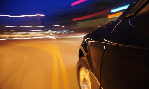 [VIDEO] Divljao po cesti brzinom većom od 160 na sat i snimao se, građani bijesni