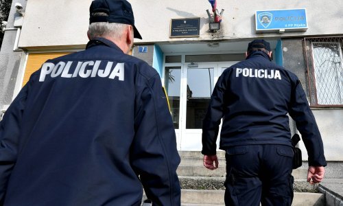 U Rijeci uhićena dvojica dilera, pronađena im droga i gomila eura