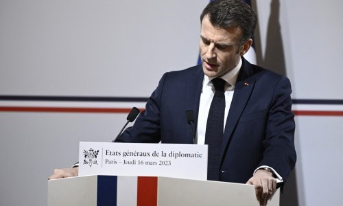 Macron zaobišao parlament i progurao zakon koji je digao Francusku na noge