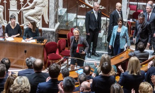 Francuska premijerka želi razgovorima smiriti prosvjede i nasilje