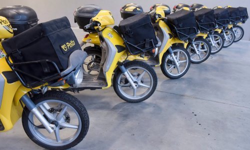 Poštari će se voziti na novim električnim mopedima, evo i cijene