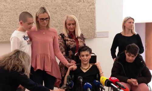 Potresna priča djeteta i njene majke njegovateljice: Mi ne odustajemo, mi smo borci koji se bore za svoja prava
