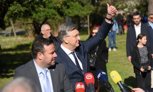 Plenković s istarskim županom i gradonačelnikom Pule o razvojnim projektima