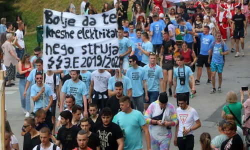 Samo 20 posto srednjoškolaca zna izračunati kamatnu stopu, o mirovinskom sustavu ne znaju gotovo ništa