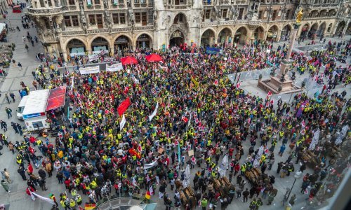 Njemački sindikati za ponedjeljak najavili 'zajedničku industrijsku akciju', počinje štrajk javnog prijevoza