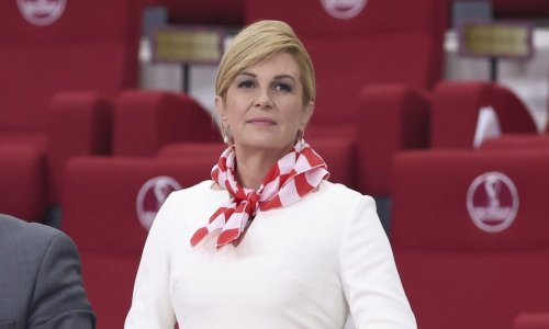 Kolinda Grabar-Kitarović oglasila se iz daleke Indije gdje je pozirala ispred čuvenog Taj Mahala