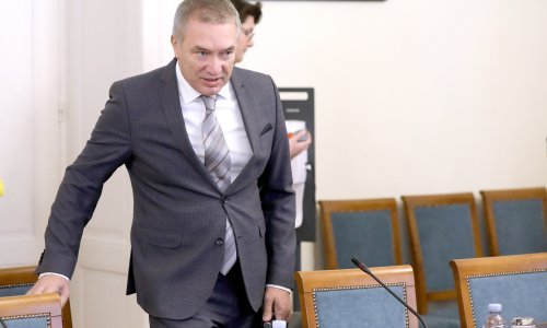 Objavljeni detalji nabavke odijela po narudžbi uhićenog Kovačevića, spomenuti Kapulica, Brkić i Turudić odbacuju navode
