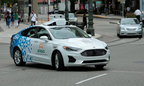 Kako je propao projekt samovozećih automobila u koji su Ford i VW ulupali milijarde dolara: 'Robotaksiji su gubitnička tehnologija'