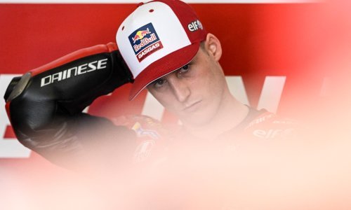 [VIDEO] Stravična nesreća na treningu MotoGP klase, vozač se zabio u zid, a zatim je na njega naletio vlastiti motocikl