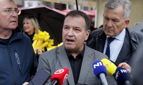 [FOTO] Beroš uvjerava: Iz dana u dan rješavamo liste čekanja