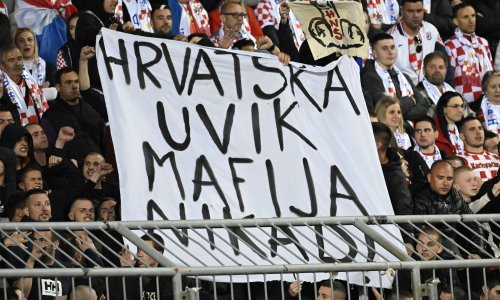 Torcida je bila na Poljudu, a u završnici utakmice izvjesila je transparent sa znakovitom porukom