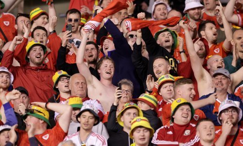 Nisu li sjajni? Navijači Walesa napunili tribine na utakmici četvrtoligaške nogometne utakmice u Splitu