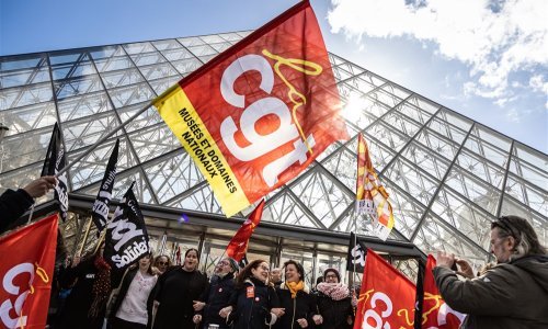 Prosvjednici protiv mirovinske reforme blokirali ulaz u muzej Louvre