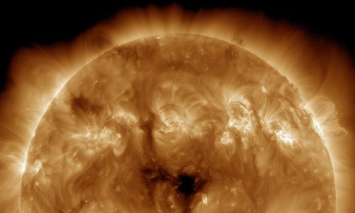Na Suncu se pojavila divovska šupljina, čeka li nas još jedan nebeski spektakl?