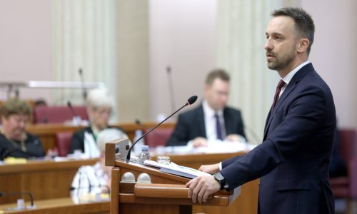 Piletić: Usluga osobne asistencije postaje trajno zakonsko pravo, asistentima ugovori na neodređeno