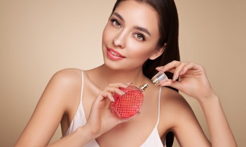 Nježan i romantičan: Ovaj cvjetni ženski parfem rasproda se čim stigne na police