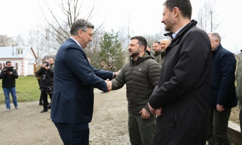 [FOTO/VIDEO] Andrej Plenković na komemoraciji sa Zelenskim u Buči: 'Prisjećamo se užasa koje je počinila ruska vojska i odajemo počast herojima!'